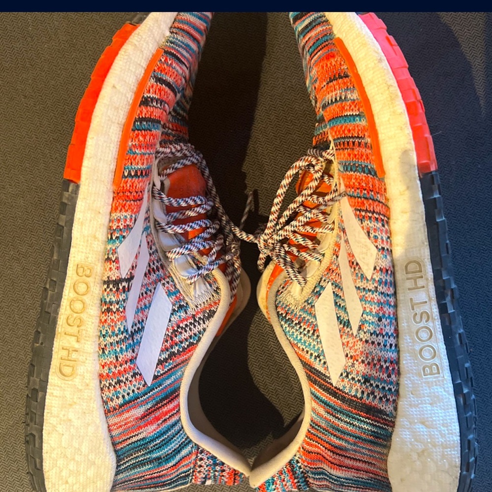 Adidas women’s size 7